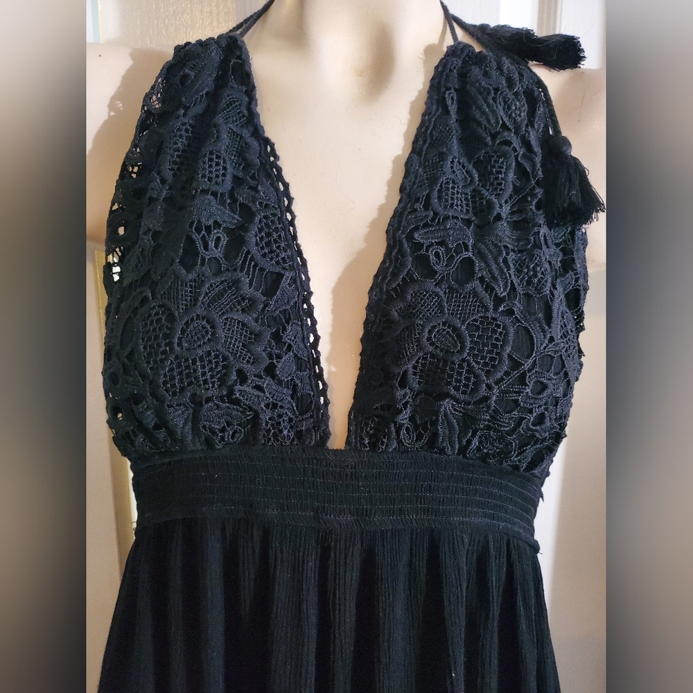 Black maxi dress with black embroidery on top and ties around the neck - Picture 2 of 4